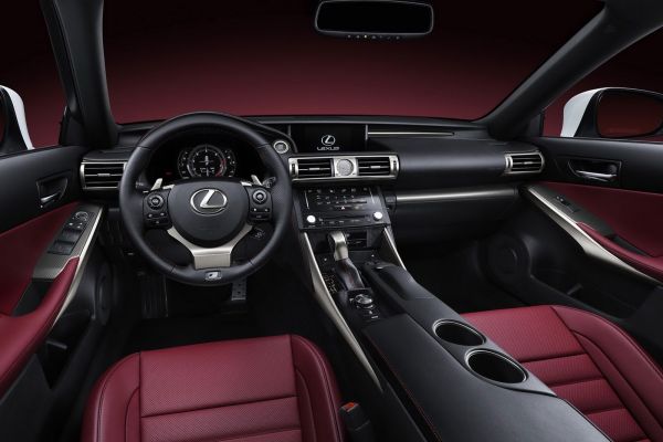 Lexus IS interier design