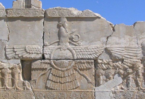 Бог Фархавар, видимая сторона Аурамазды, изображение из Персеполиса