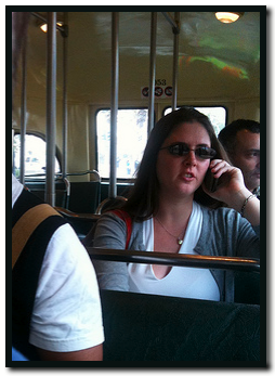 avtobusda telefon mədəniyyəti